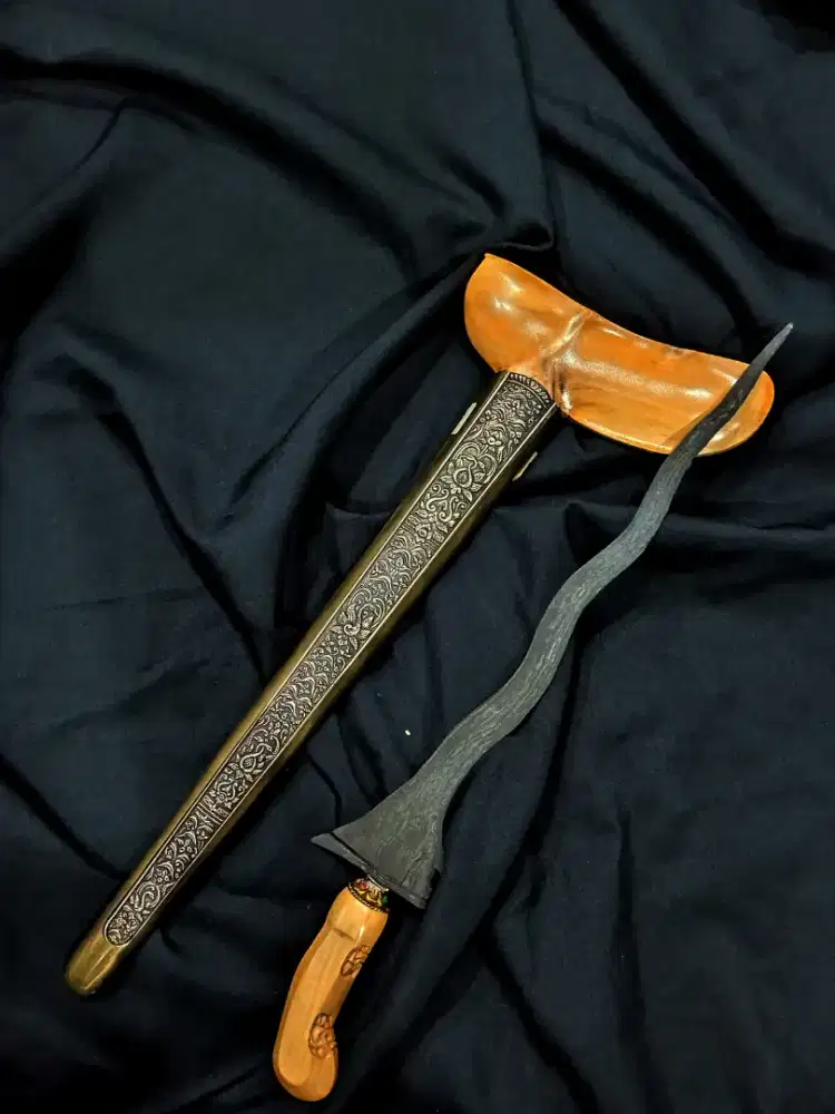 Keris Sepuh Carubuk Majapahit Pamor Banyumili Warangka Gayaman Jogja