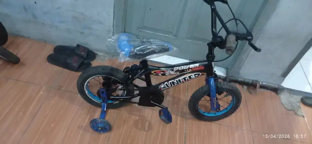 SEPEDA BMX UK 12 MERK UNITED RODA 4