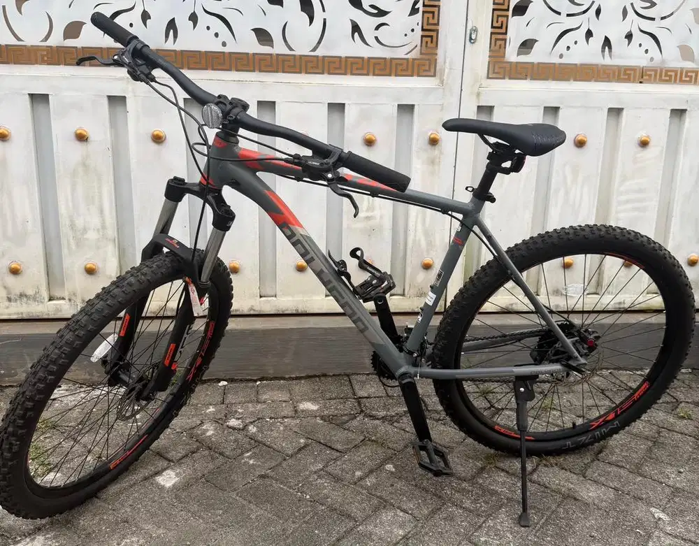 Sepeda Polygon Premier 4