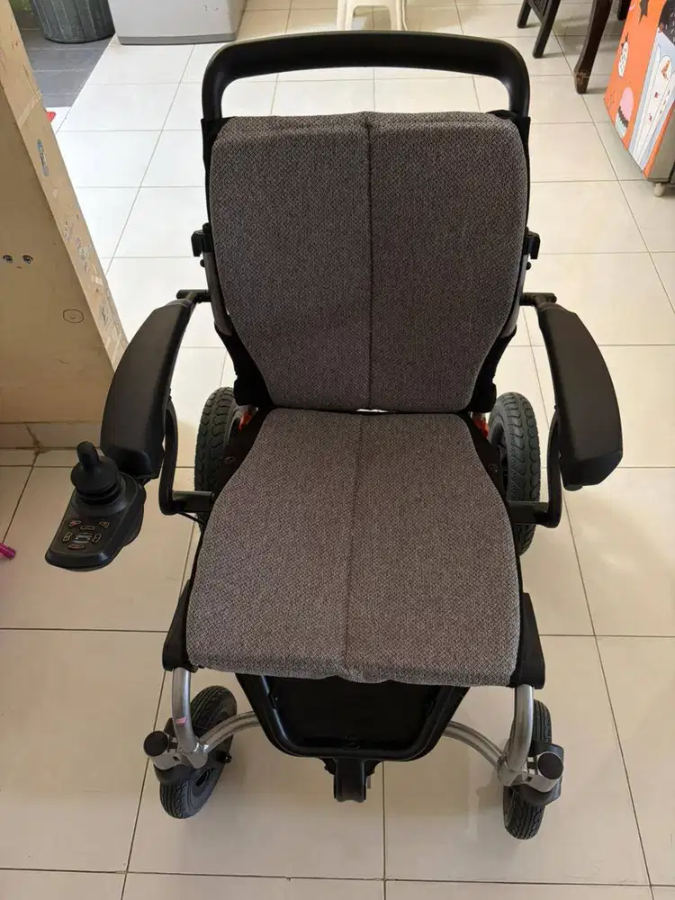 Kursi Roda Elektrik Yuwell D130FL Belum Pernah Dipakai