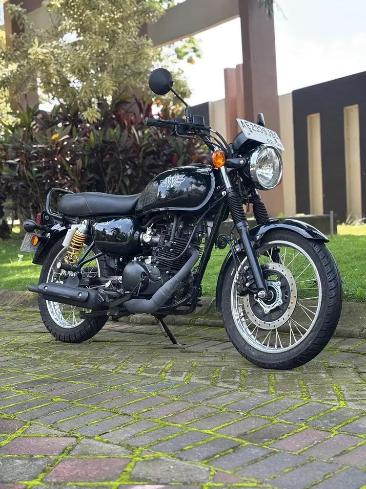 W175 ABS Limited CBU th 2025 Hitam Odo 200 Like New Koko Motor