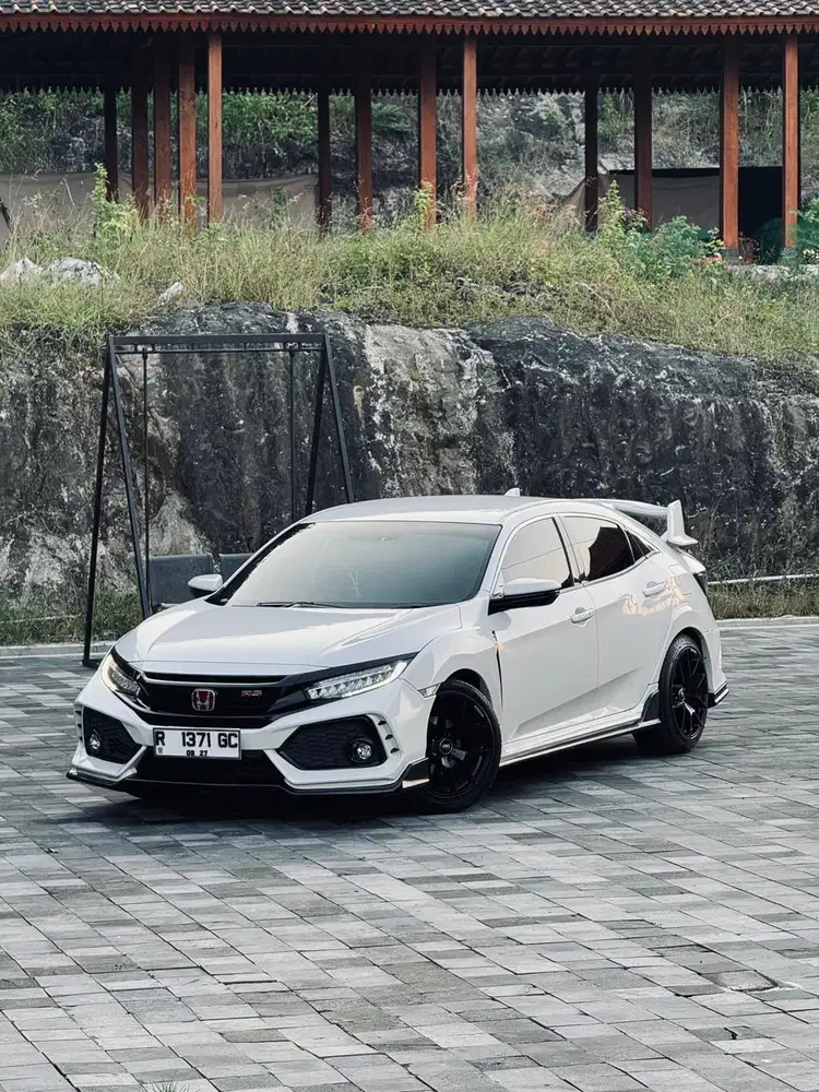 (DP 75JUTA) CIVIC HATCHBACK TURBO 2019 AT MATIC