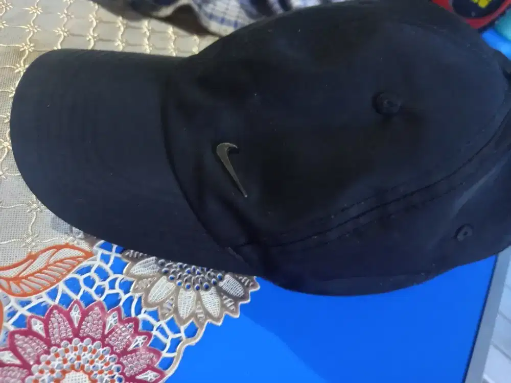 Topi hitam merk Nike asli