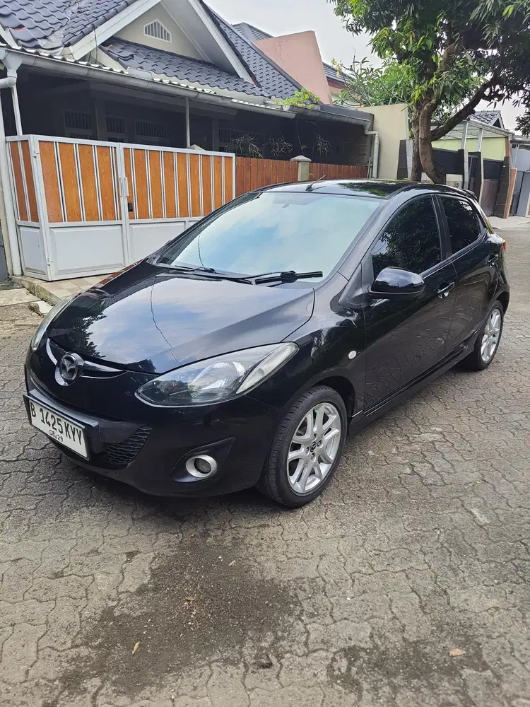 Jual Cepat !! Mazda 2 sport 2012 matic Bensin