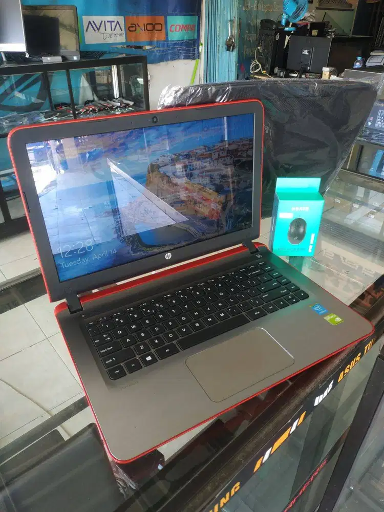 HP 14 core i5 gen 5/ 8gb Ram/ 1 tb HDD/ Nvidia 940m 2gb/ BEGARANSI