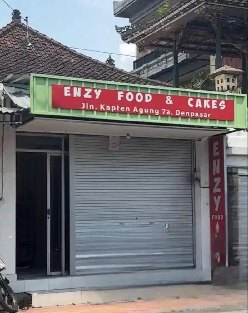 DIKONTRAKKAN TOKO LOKASI STRATEGIS DEKAT LAPANGAN PUPUTAN DAN SMPN 1