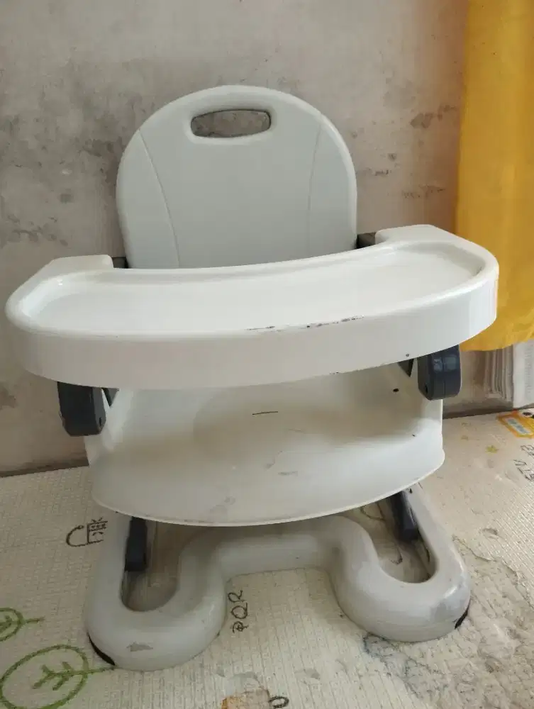 Kursi makan bayi mustela