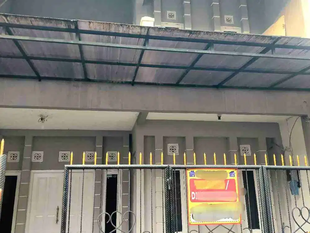 RUMAH 2 LANTAI, 4 KTDR, DEKAT JALAN UTAMA, PERTAHUN.