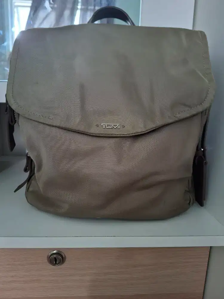 Tas selempang Tumi Voyageur  crossbody