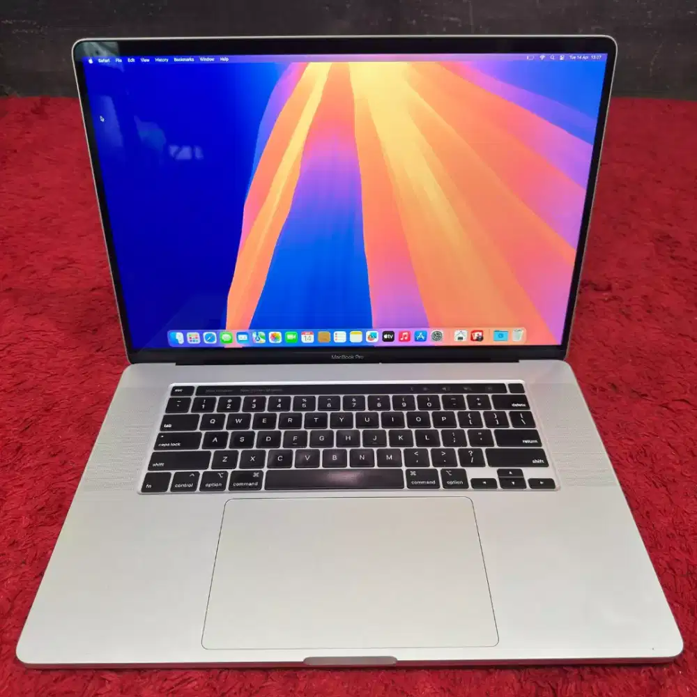 Macbook pro 2019 16 inch ram 32gb ssd 1tb i9 dual vha siap pakai