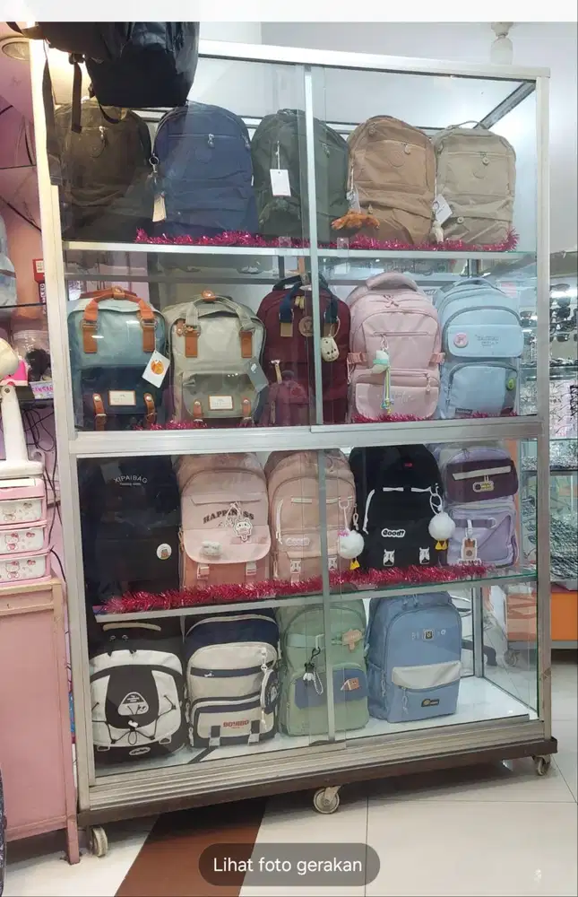 Jual ETALASE bekas 2 x 2 m