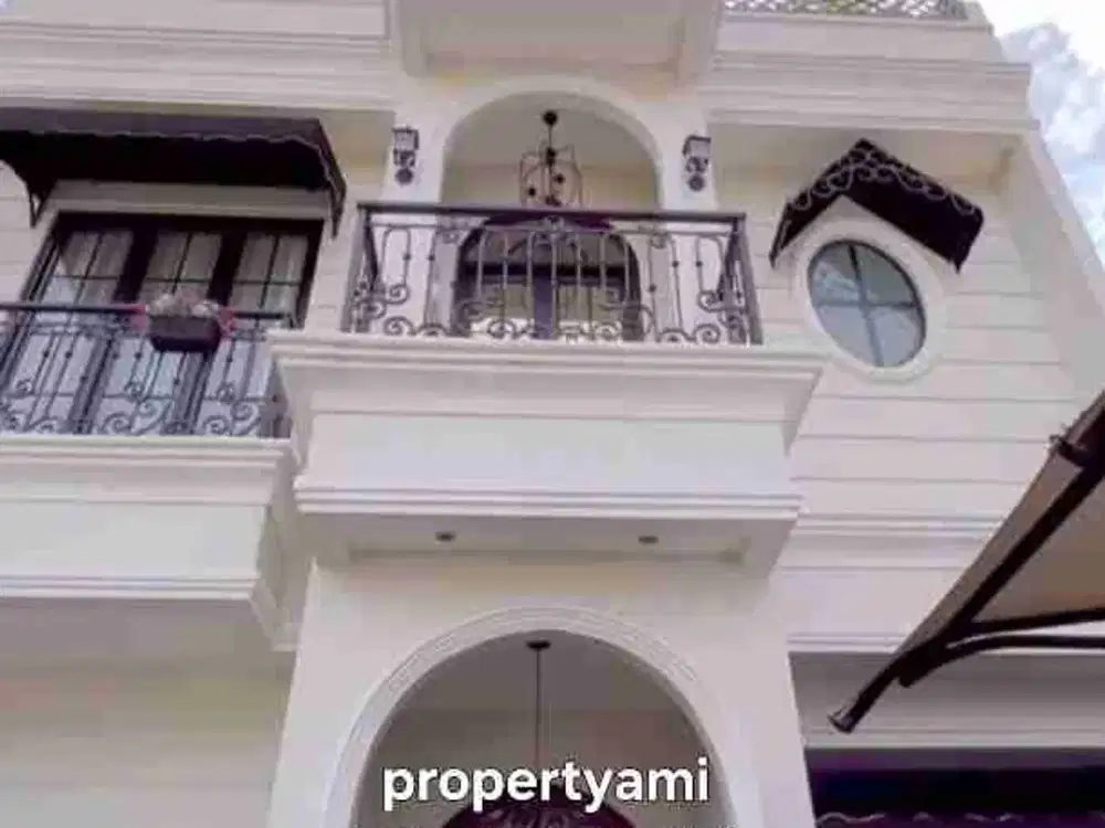 jual rumah brserta isinya mewah di Condet kramat jati Jakarta Timur