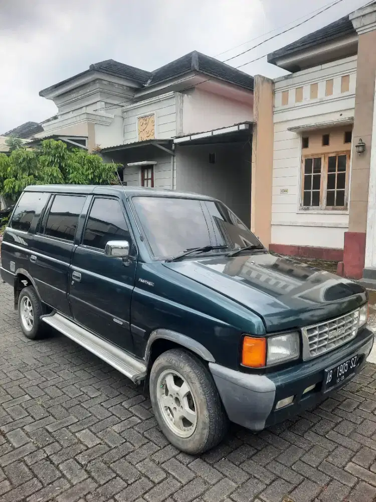 ISUZU PANTHER GRAND ROYAL 2.5 MT 1997