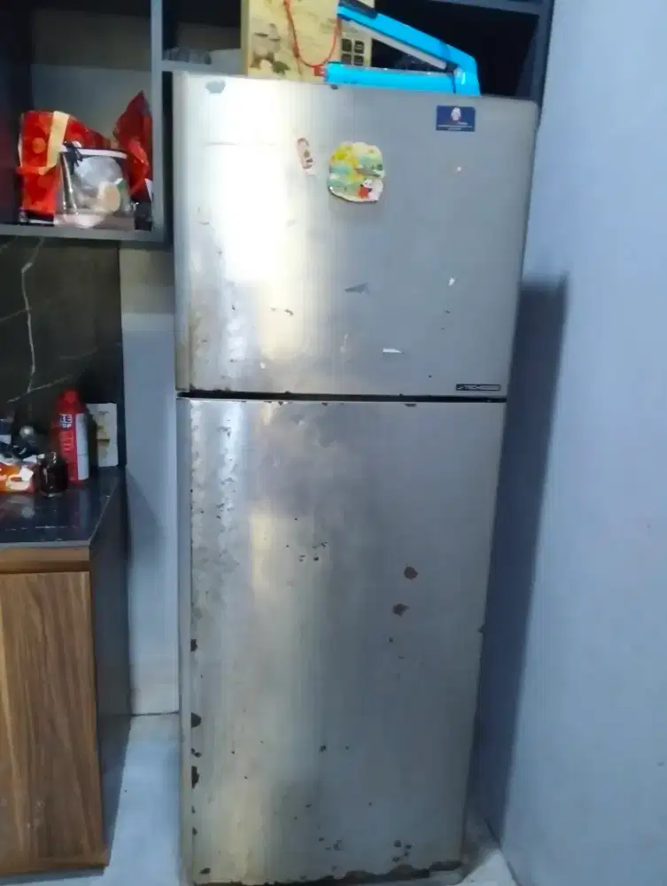 Dijual kulkas Sharp