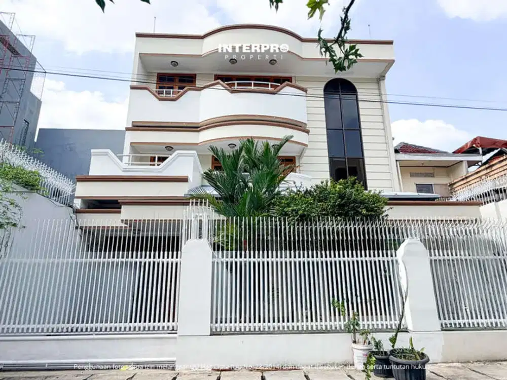 Rumah 3 Lantai Siap Huni Jalan Thalib Krukut Hadap Utara Jalan Lebar - Luas 203m2