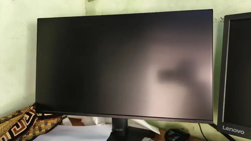 Monitor baru di pakai 2 bulan