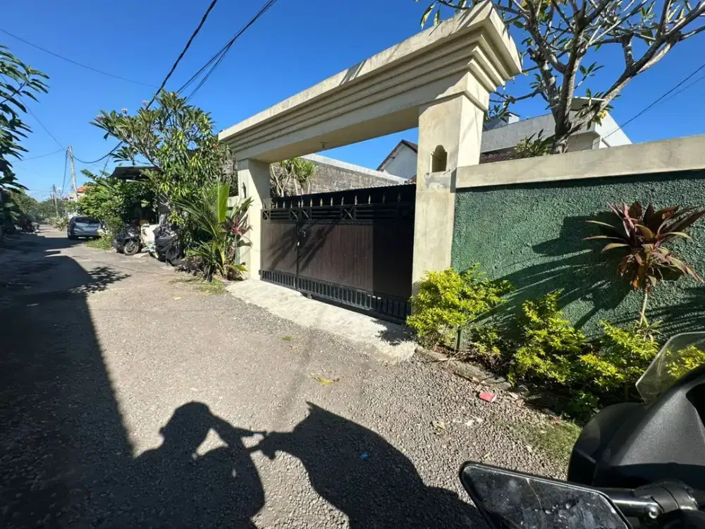 Jual Rumah Lantai 1 Loksi Di Jln. Antasura Denpasar Bali. Dekat Ke Jln. Ahmad Yani Utara, Wr. Mina, Cekomaria, Nangka Utara,