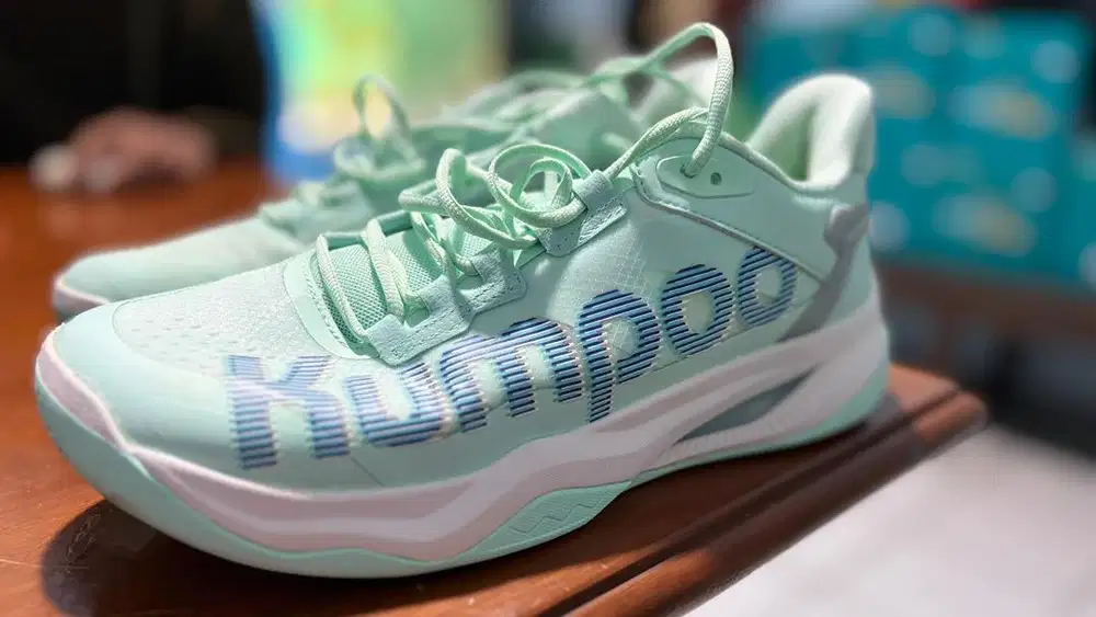 Sepatu Badminton Kumpoo KH-G825