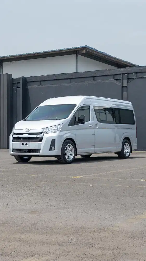 Toyota Hiace Premium 2.8 M/T 2025 km antik