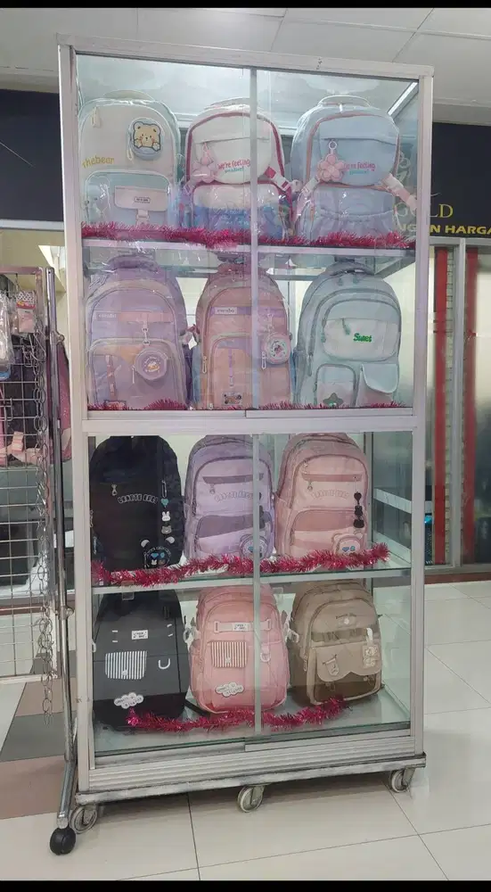 Jual ETALASE bekas 2x1 m