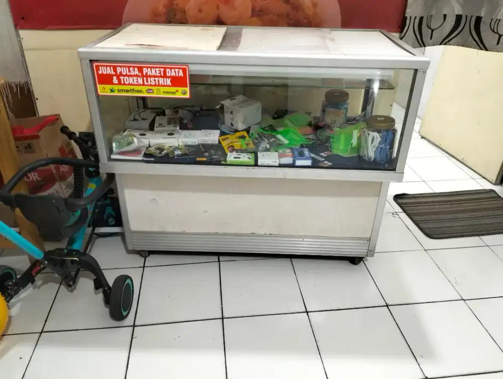 Dijual Cepat Etalase Konter