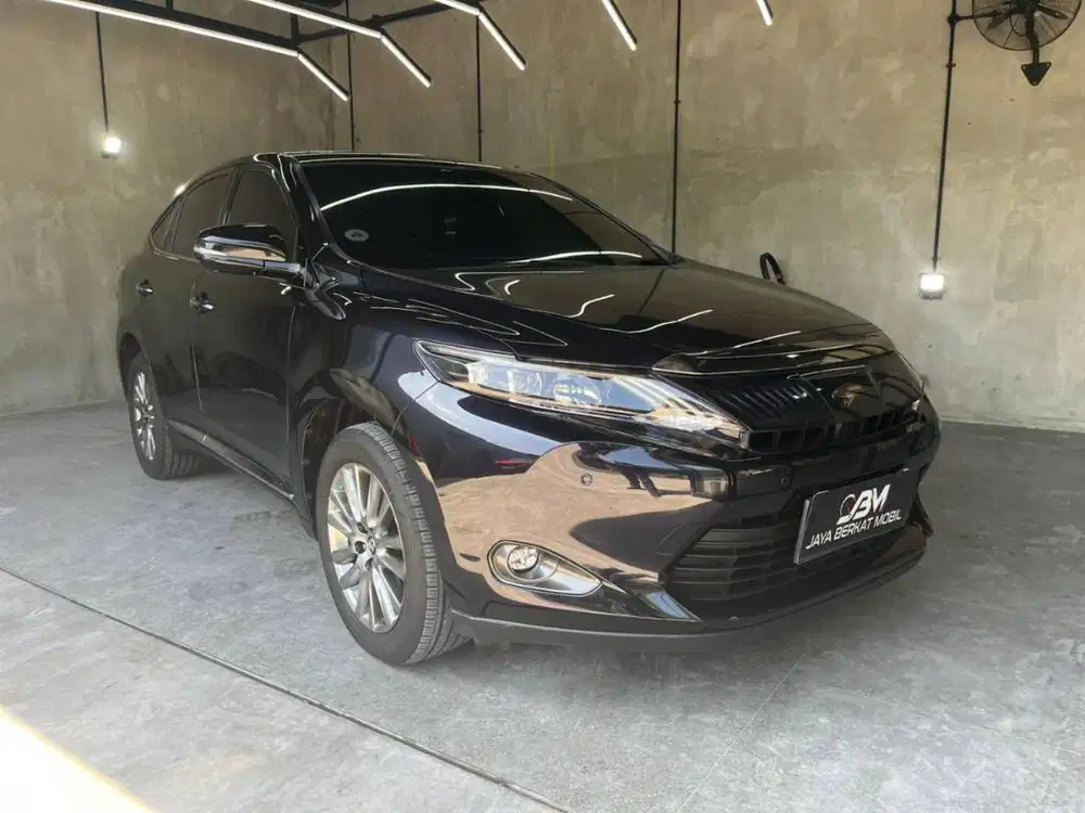 TOYOTA HARRIER 2.0 AT 2014