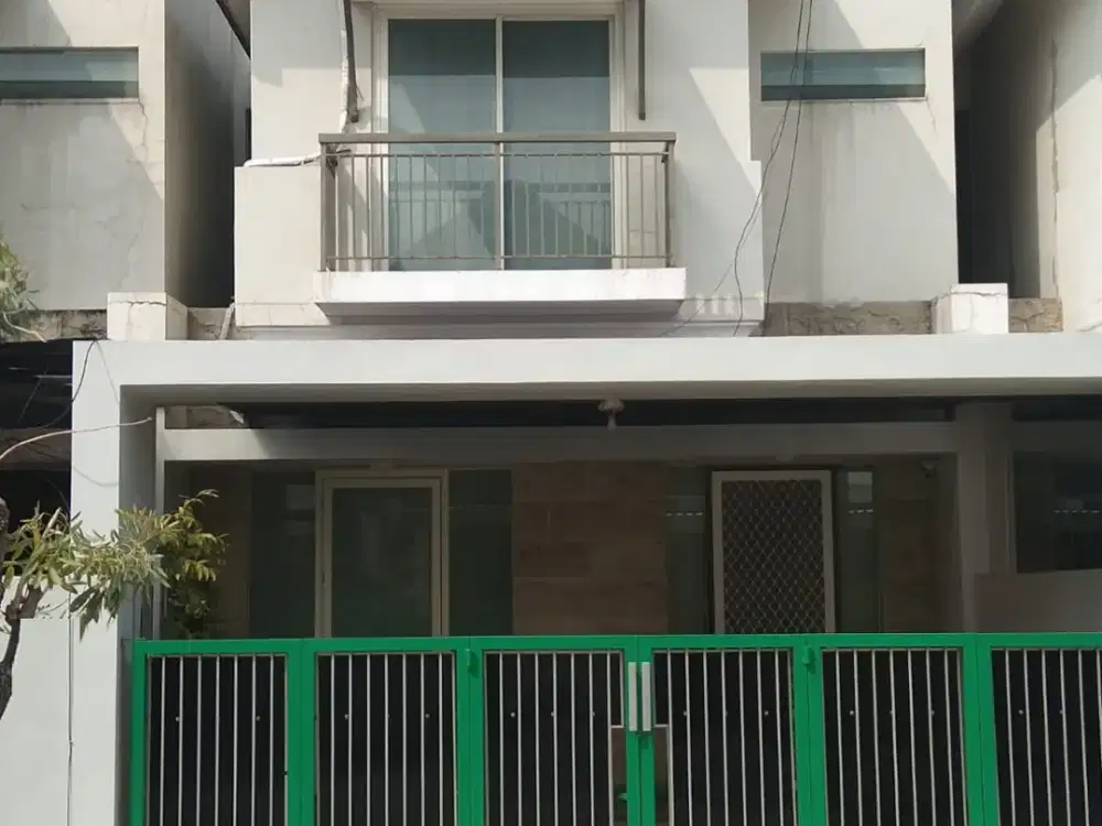 Pondok Chandra Terawat Siap Huni One Gate