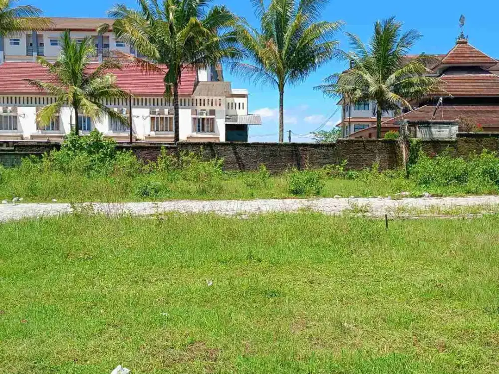 Tanah kosong kompleks kampus UMP Kembaran Purwokerto