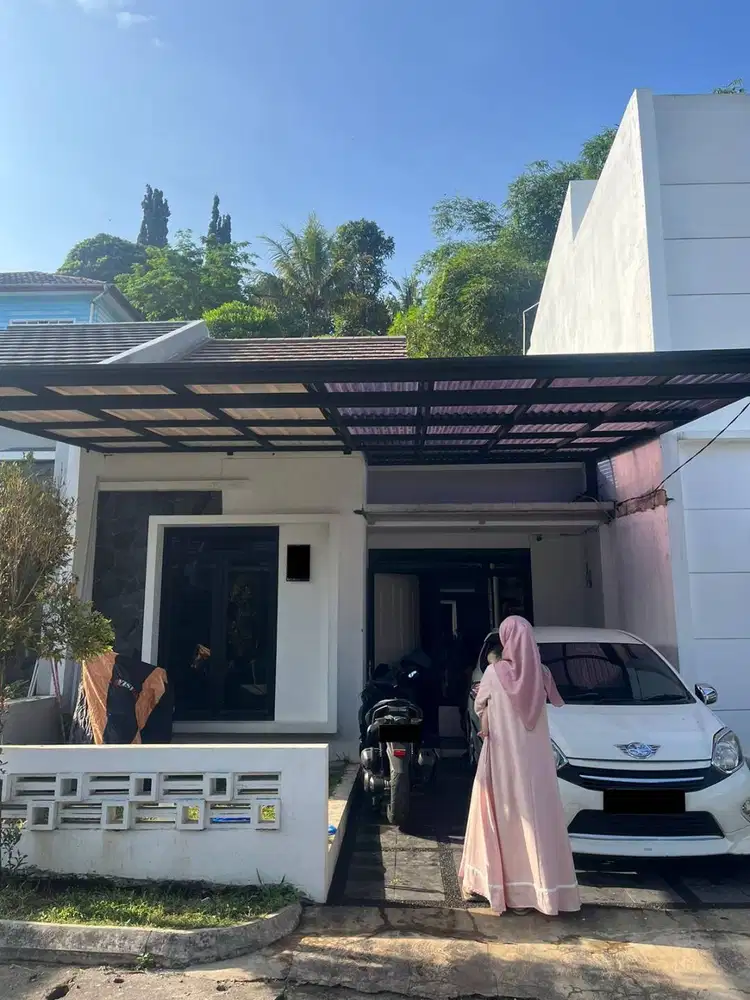 Rumah Strategis, Nyaman, dan Asri di Komp. Lembah Hijau Cihanjuang