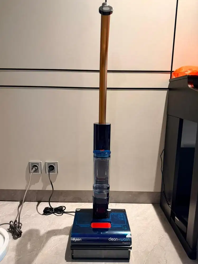 vakum pel dyson / dyson clean+wash hygiene / dyson vaccum cleaner