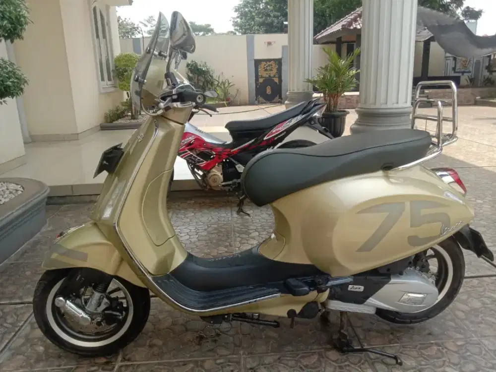 Di jual vespa primavera 75th