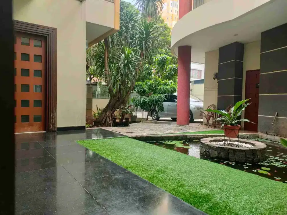 Rumah luas dgn fasilitas kolam renang di Perumahan Lingkar Asri Jatibening Bekasi