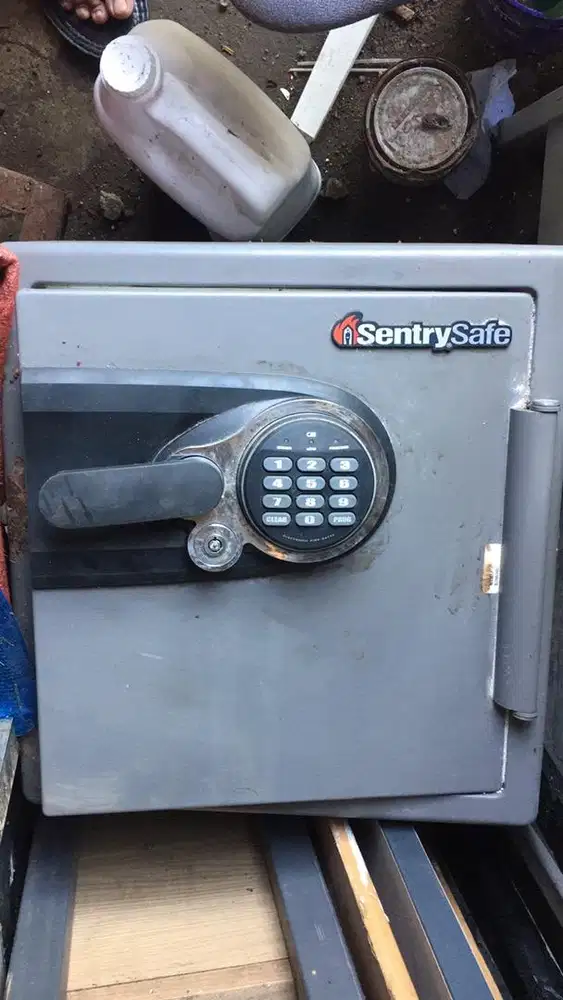 Brankas merk SentrySafe