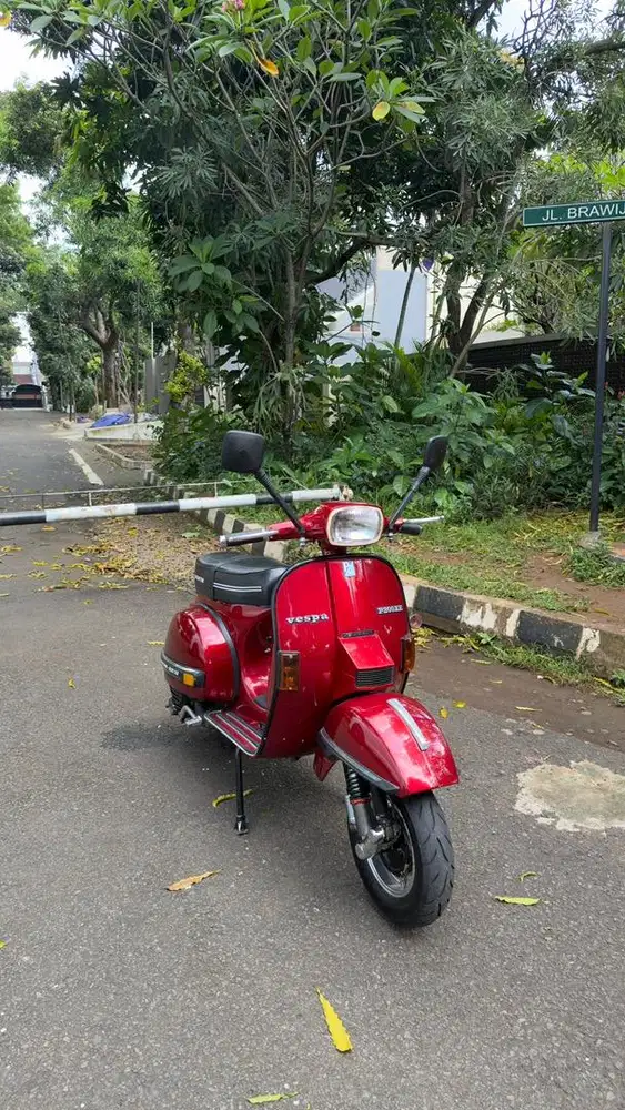 Vespa P200XE Spartan