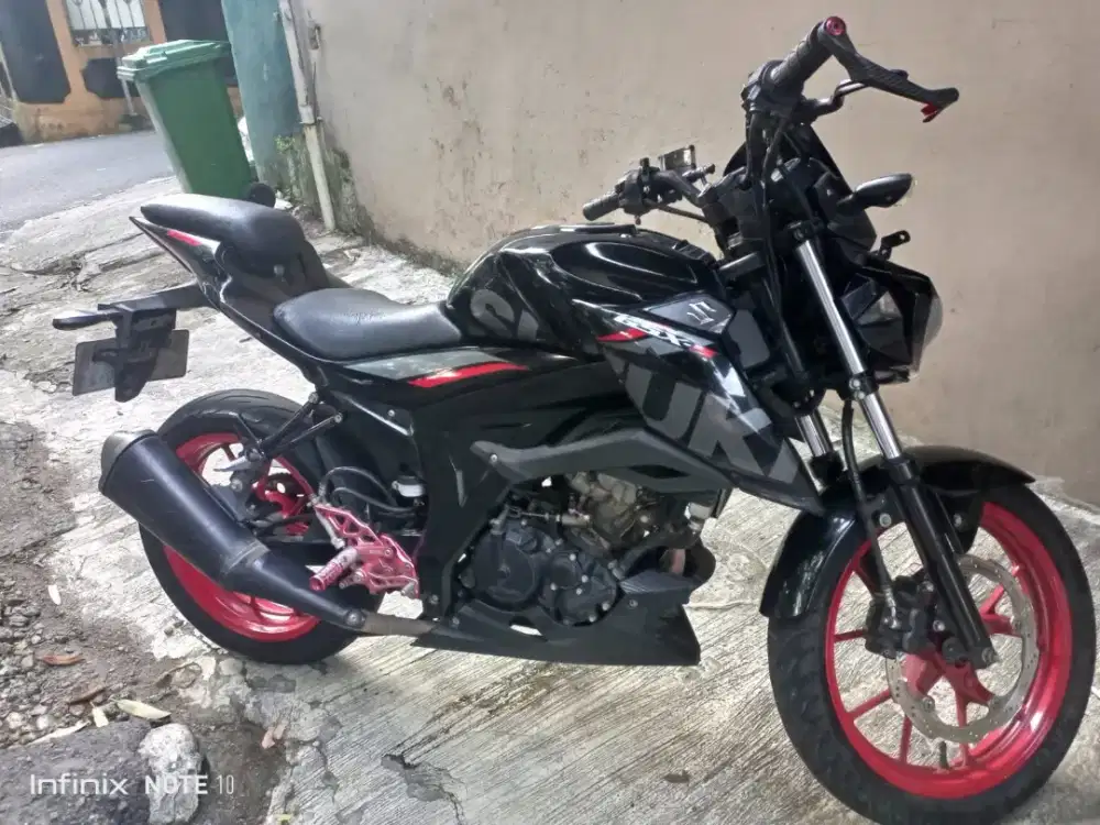 Di jual cepat motor GSX S
