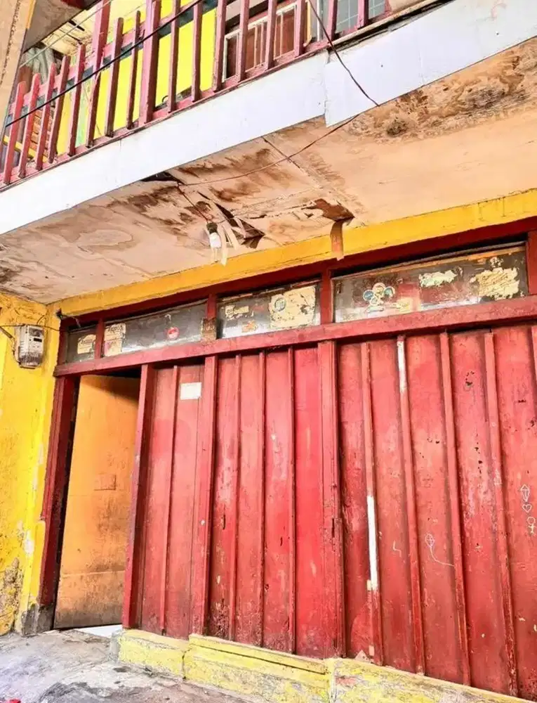Rumah, bekas warung/toko, 2 lantai, dekat pintu gang