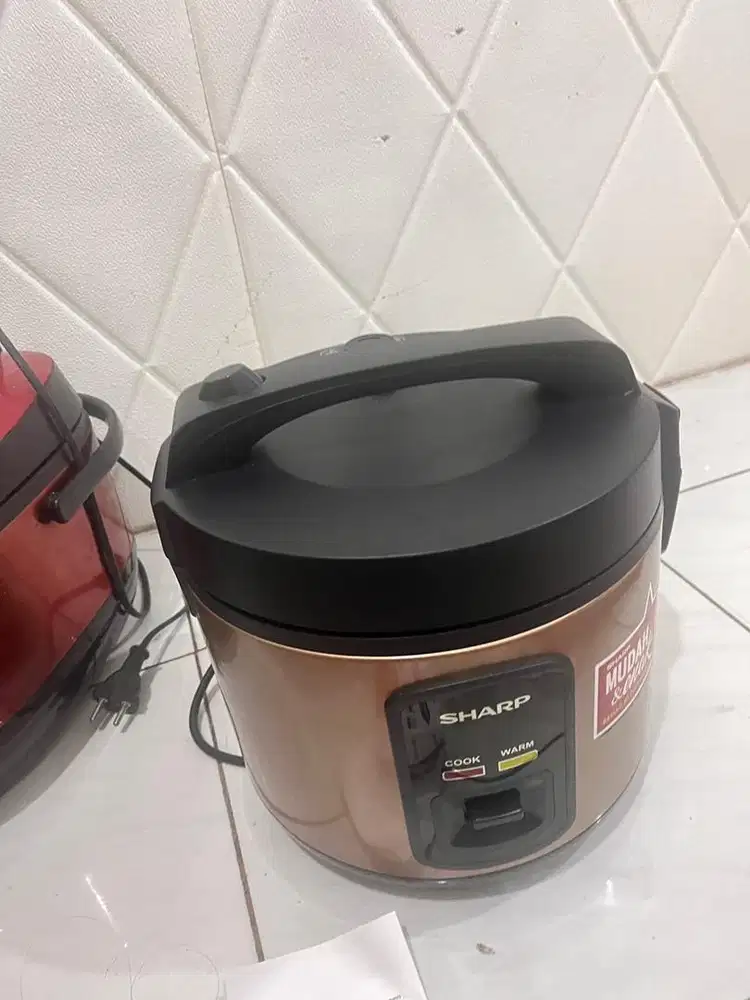 Dijual ricecooker sharp