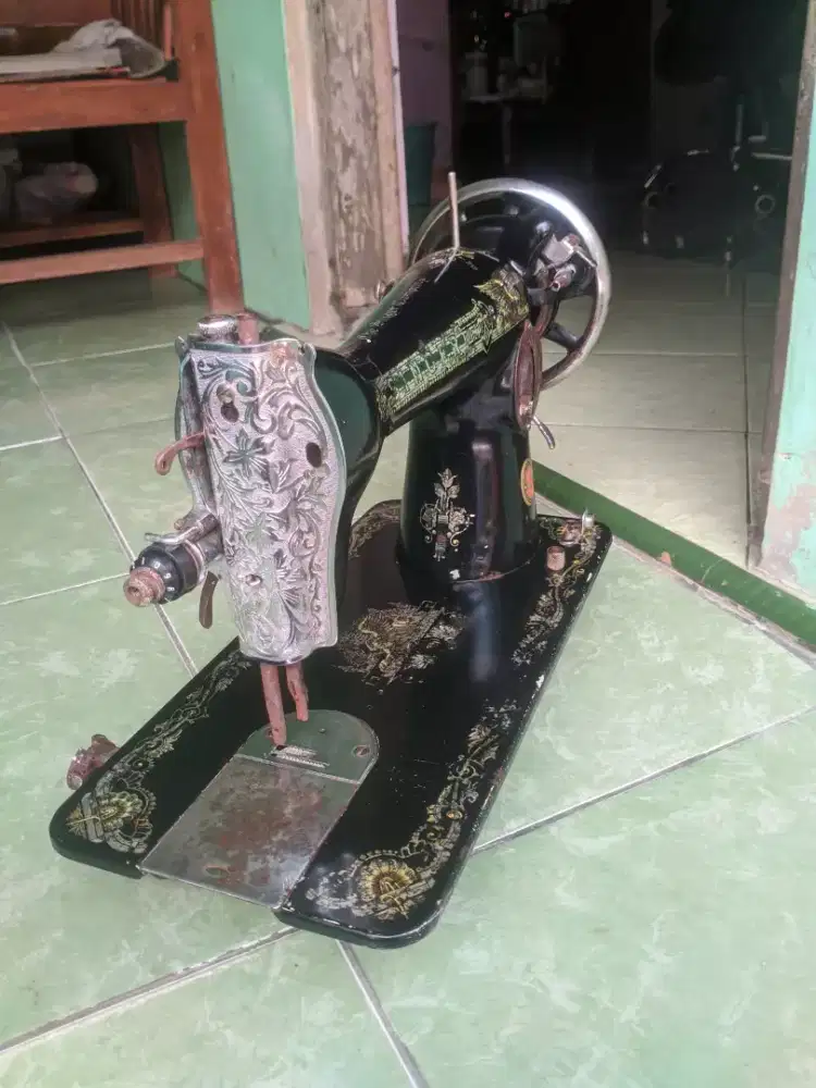 Mesin jahit Singer bekas