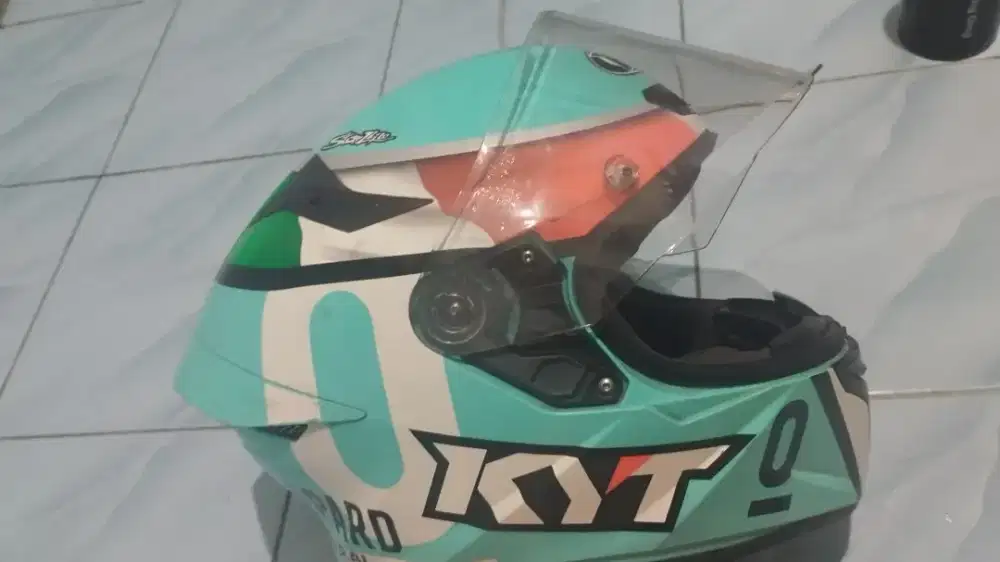 Helm KYT LEOPARD