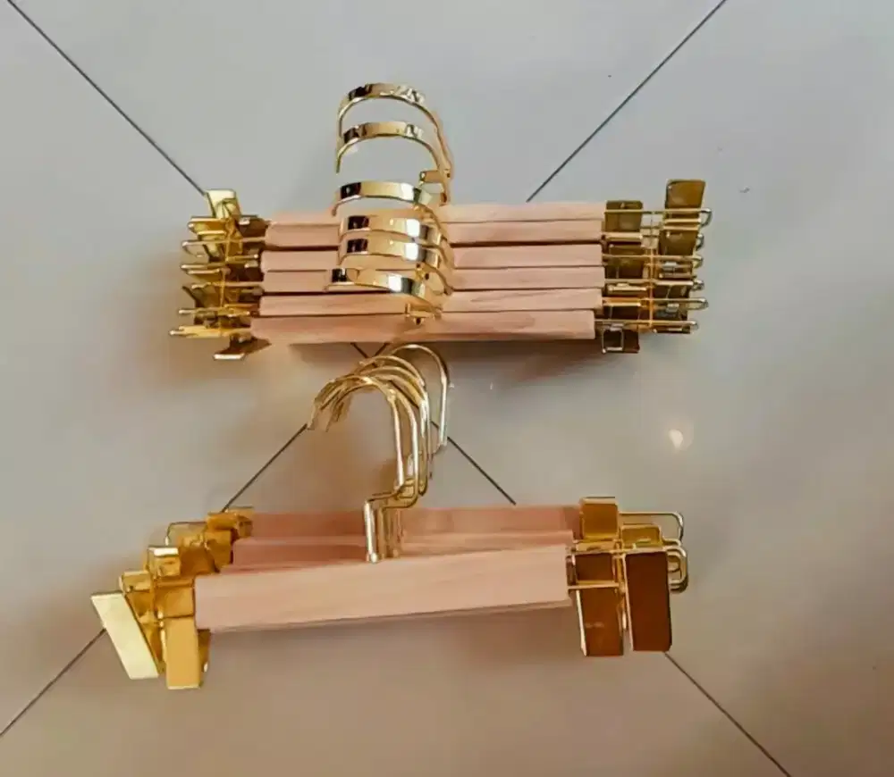 Hanger Kayu Lokal & Impor