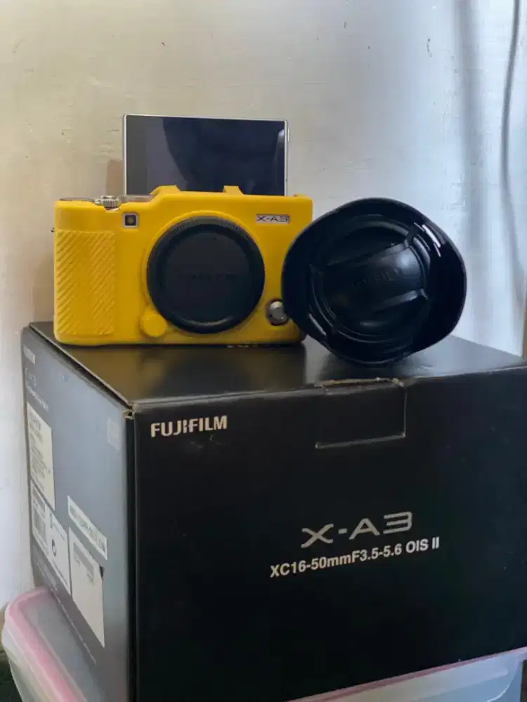 Kamera Fujifilm XA3 + Lensa Kit Fullset