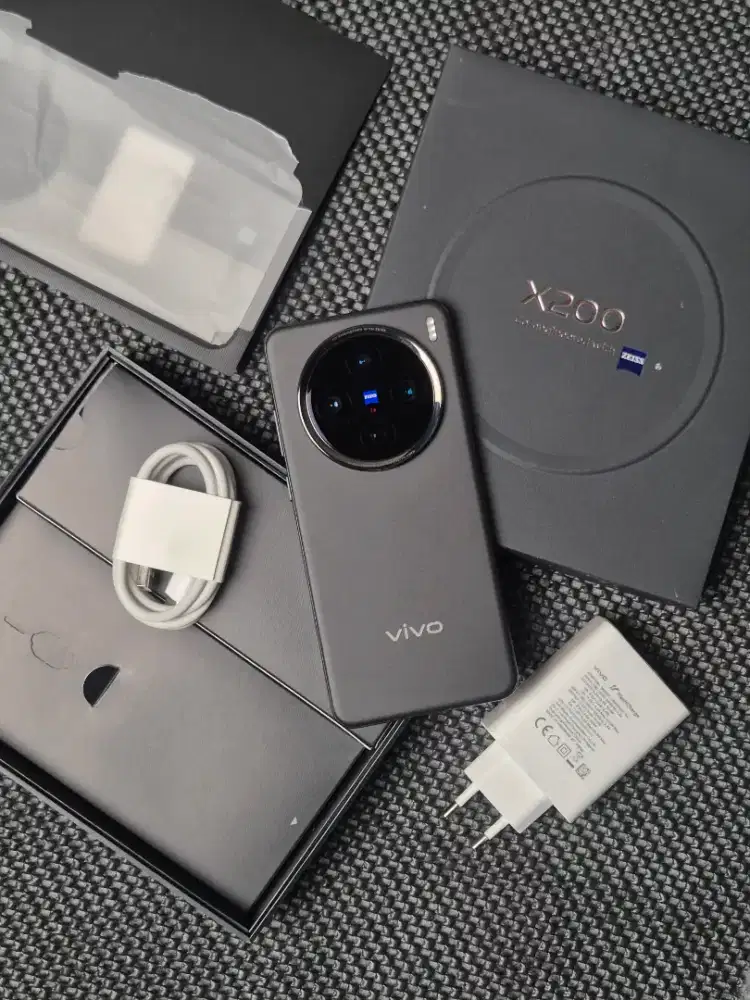 Vivo X200 12/256 GB Mulus Garansi September 2026