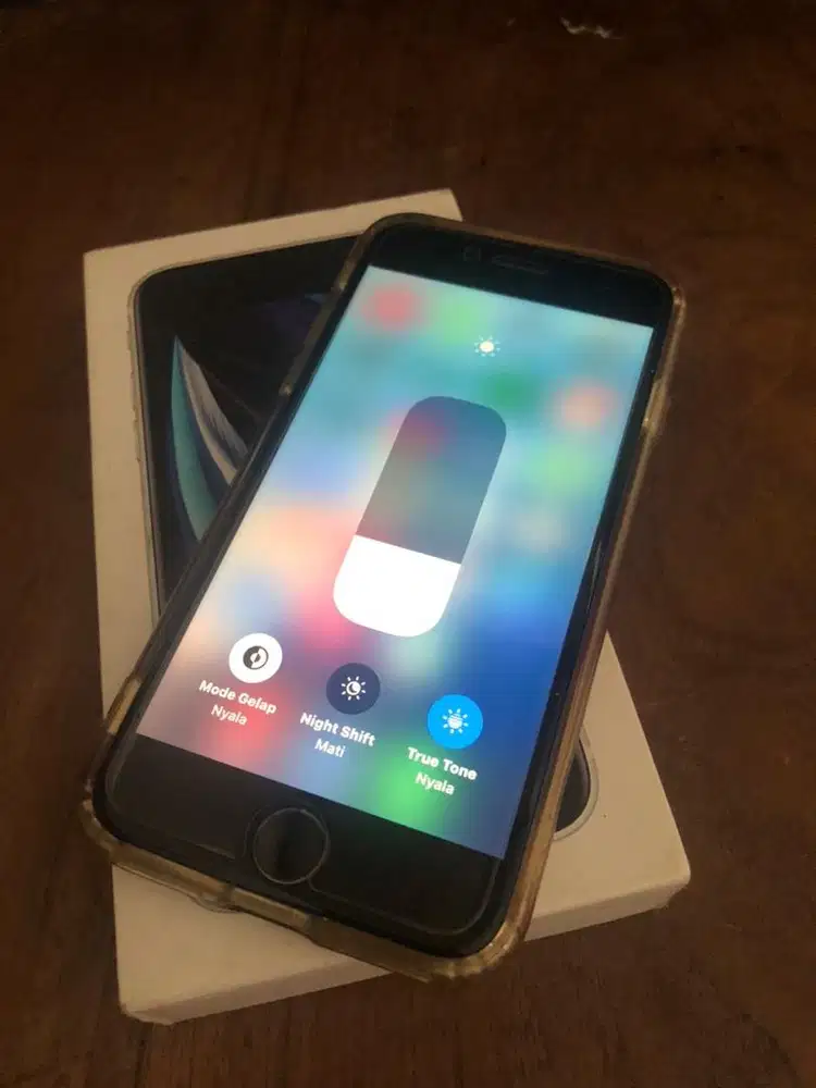 iPhone SE 2 128 2020 bebas kartu mulus