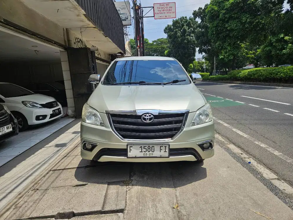 Toyota Kijang Innova 2.0 G Tahun 2014 Champagne AT