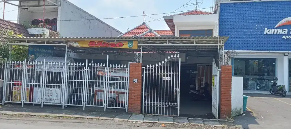 Rumah Multi Guna Jalan Raya