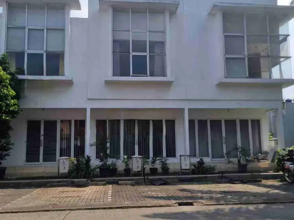 Ruko gandeng 3 lokasi setrategis, harga menarik,ex kantor. CitraGran Cibubur.