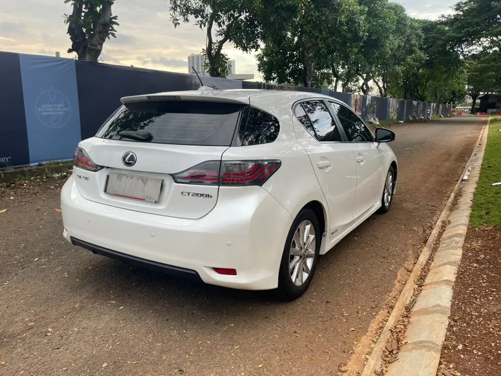 Lexus 120 2013 Hybrid