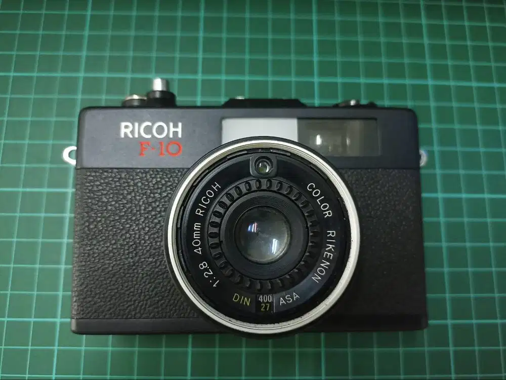 Ricoh F-10 Kamera film 35mm (analog)