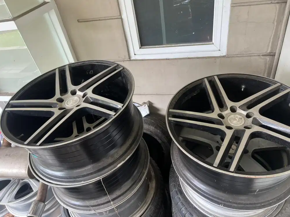 MURAH VELG VOSSEN R20 BARU PAKE 1 bln SEPERTI BARU MURAH