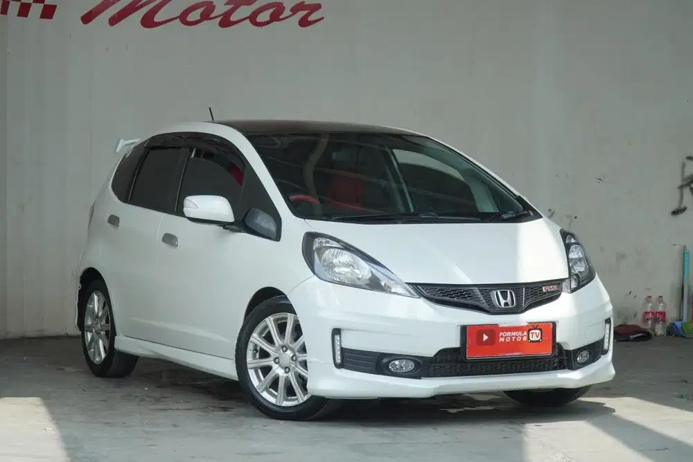 HONDA JAZZ RS MANUAL 2013 PUTIH